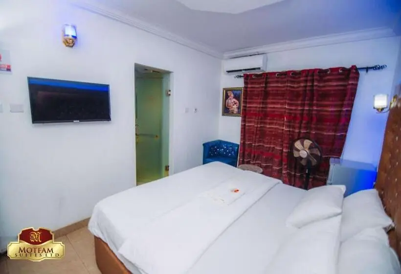 اتاق لوکس با تخت بزرگ, Motfam Suites