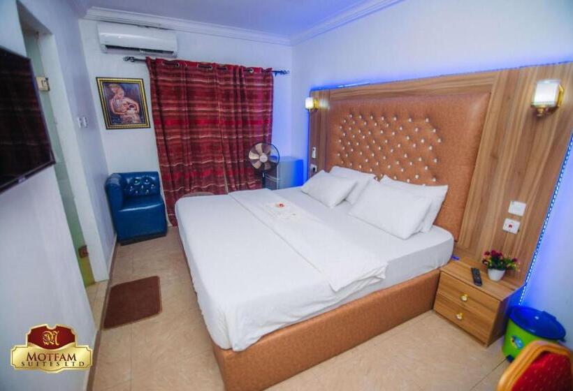 اتاق لوکس با تخت بزرگ, Motfam Suites