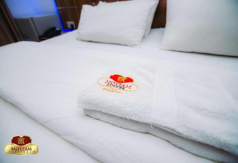 اتاق لوکس با تخت بزرگ, Motfam Suites
