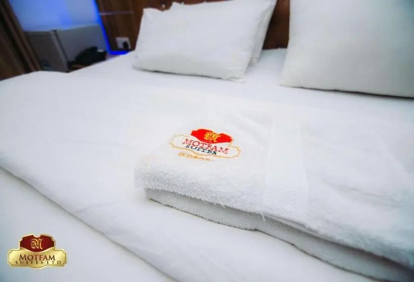 اتاق لوکس با تخت بزرگ, Motfam Suites