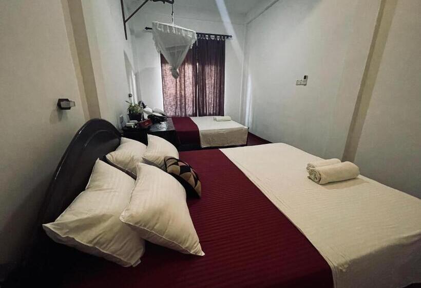 豪华房间, The Grandiose Safari