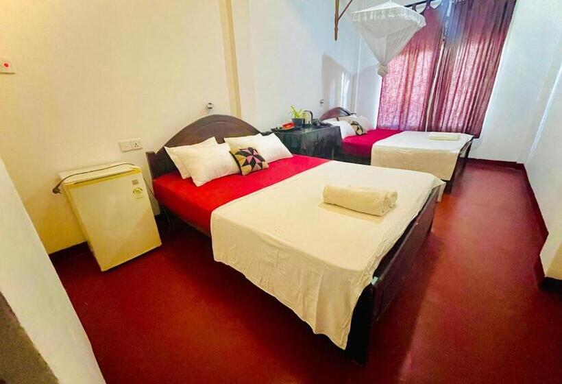 家庭间, The Grandiose Safari