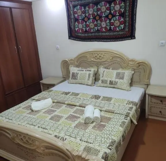 اتاق استاندارد, Amirjon