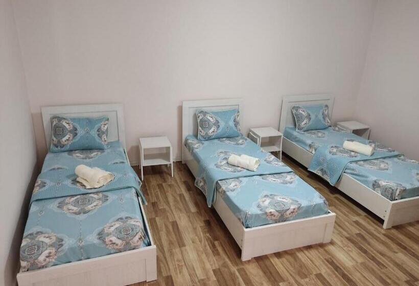 חדר משפחתי, Amirjon