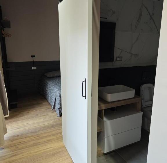 غرفة قياسية سرير كينج, Celeste Home Center