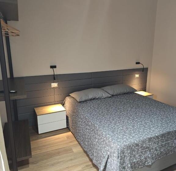 غرفة قياسية سرير كينج, Celeste Home Center