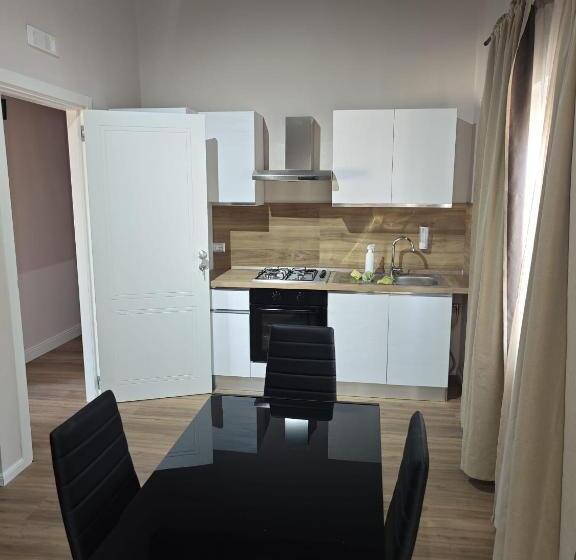 غرفة قياسية سرير كينج, Celeste Home Center