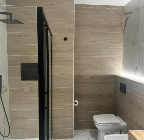 اتاق استاندارد, Celeste Home Center