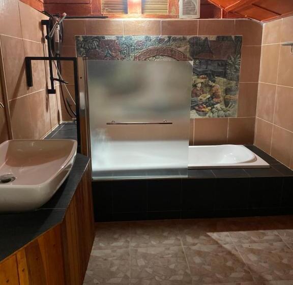 Номер Стандарт, Denen Resort&minizoo