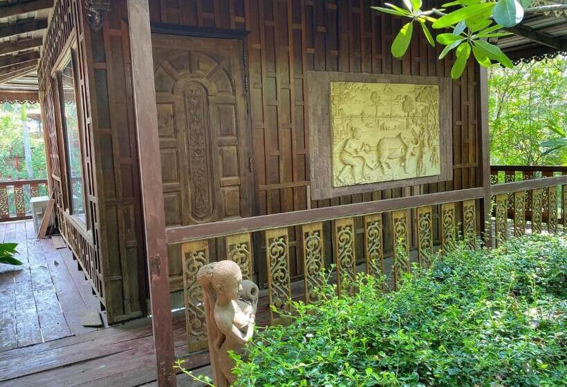 Люкс, Denen Resort&minizoo