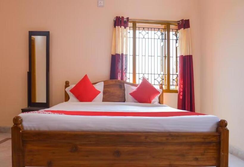 Номер Deluxe, Goroomgo Caroline Homestay Bhubaneswar