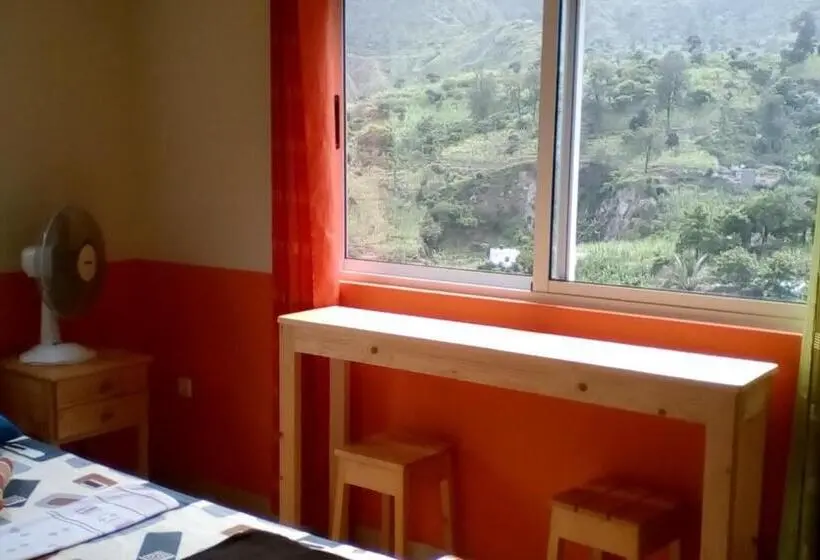 اتاق استاندارد با چشم‌انداز کوهستان, Sandro Paul Residenciel