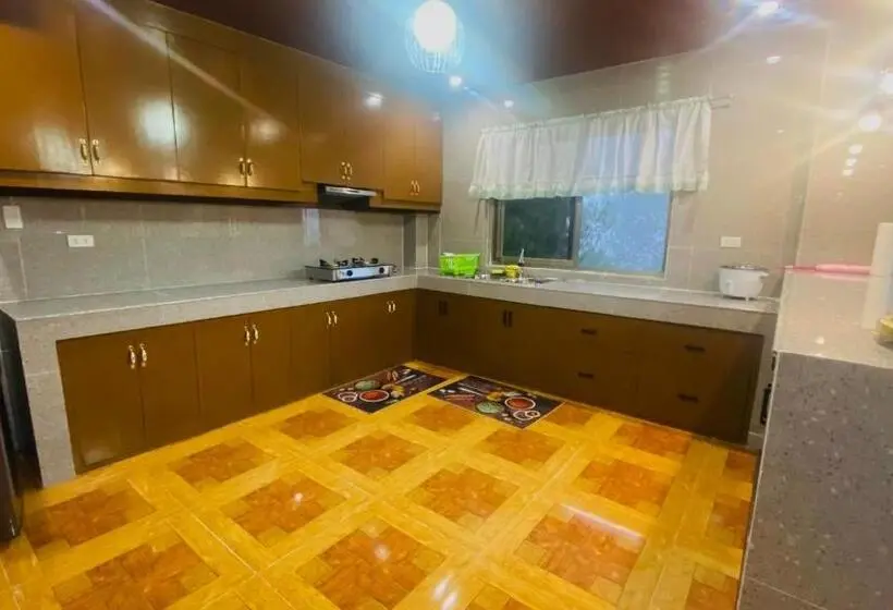 Perhehuone, Ardenia S Transient House