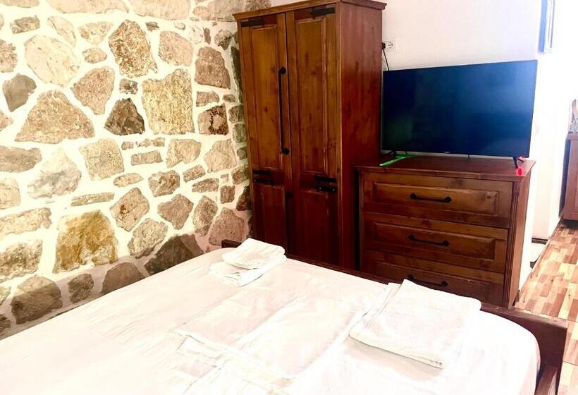 带阳台的三人标准间, Jardin Miraculeux