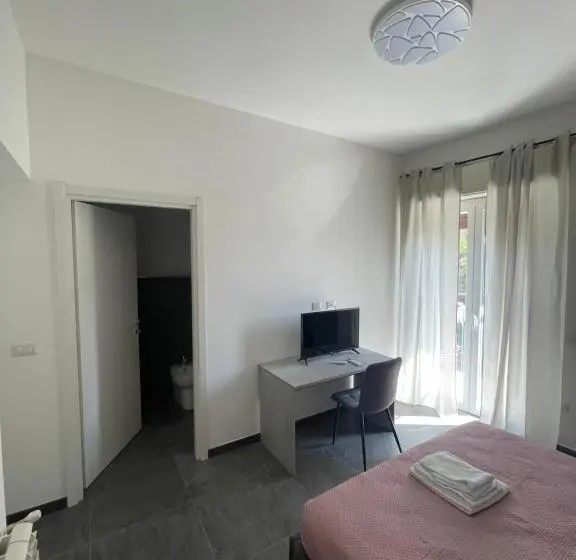 اتاق لوکس با تخت بزرگ, Leos Rooms
