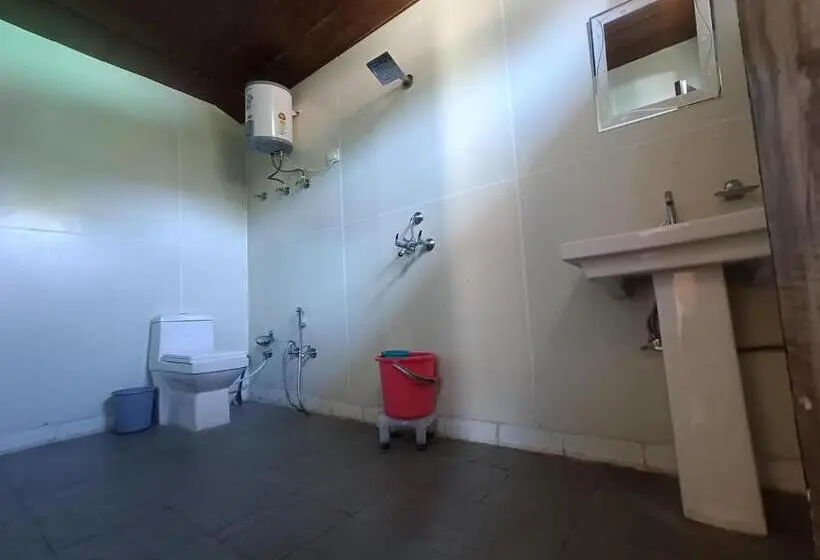 Standard Neljän Hengen Huone, Midway Resturant And Guest House, Dhanaulti