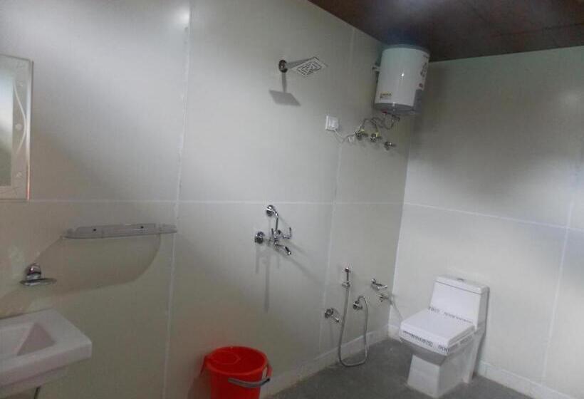 スタンダード４人部屋, Midway Resturant And Guest House, Dhanaulti