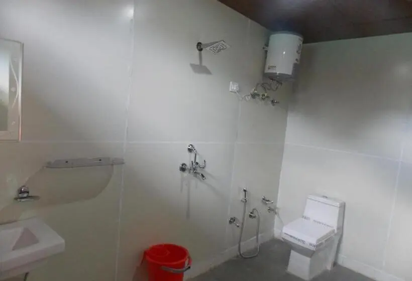 Standard Neljän Hengen Huone, Midway Resturant And Guest House, Dhanaulti