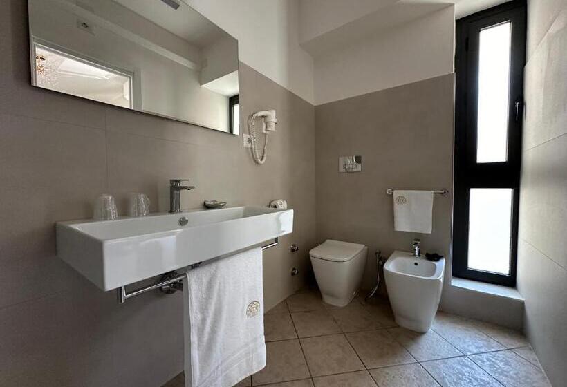 חדר סטנדרט עם טרסה, The Gallery