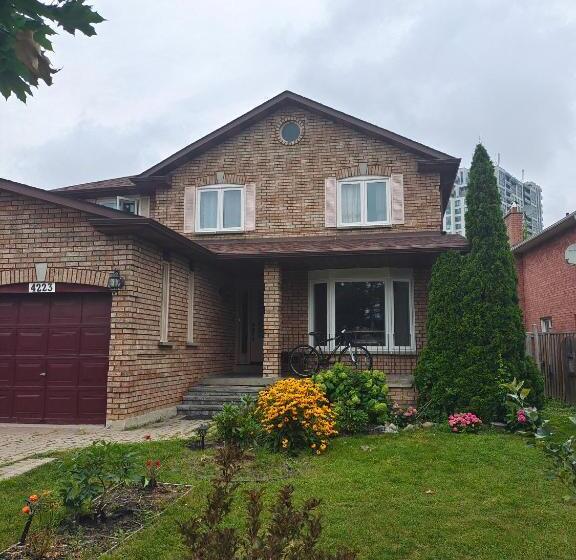 Четырехместный Номер Стандарт, Tom Oker唐人之家