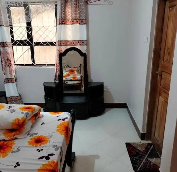 اتاق استاندارد یک نفره, Visitor S Hostel