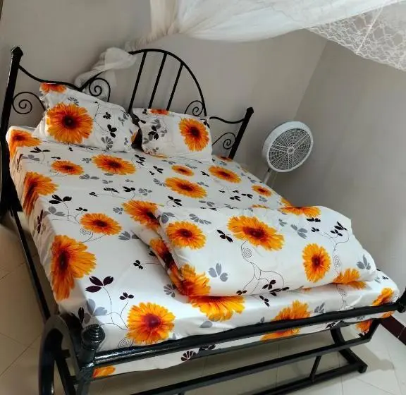 اتاق استاندارد یک نفره, Visitor S Hostel