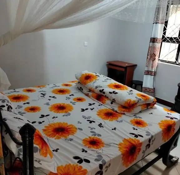 اتاق استاندارد یک نفره, Visitor S Hostel