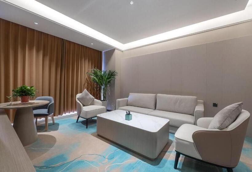 Lakosztály, 高新新悦国际酒店