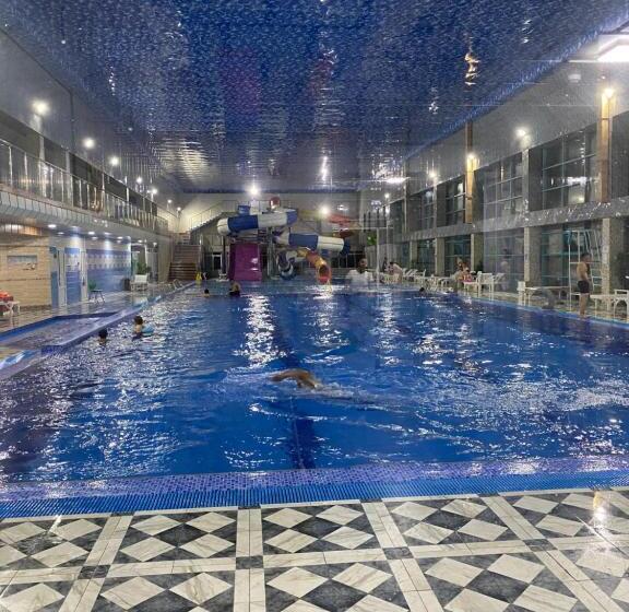 Pokój Standard, Versal