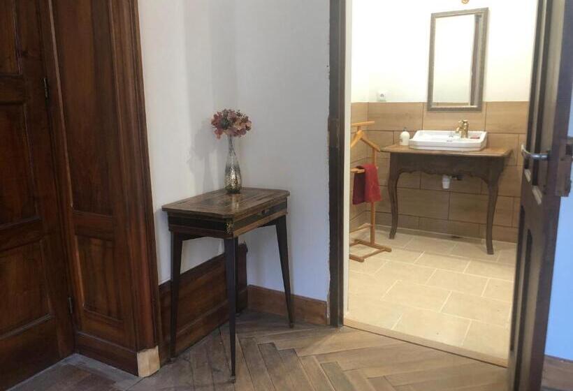 Номер Стандарт, Chambres Au Chateau Saint Geoire