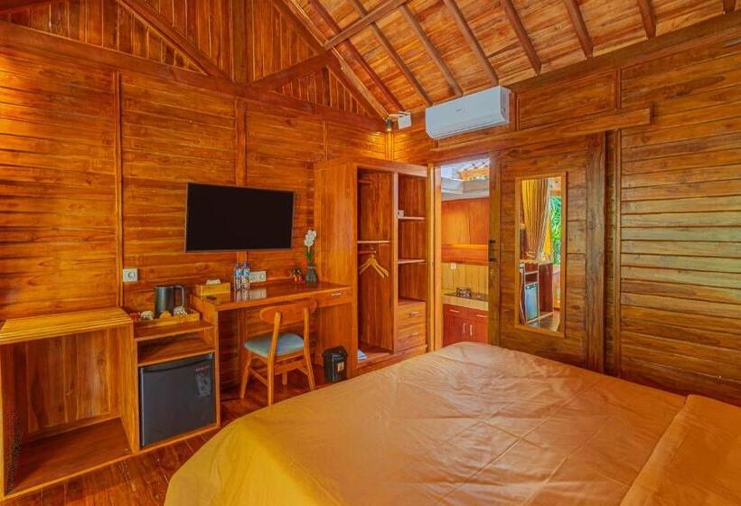 Jednopokojowa willa z basenem, Ngesil Private Joglo & Pool