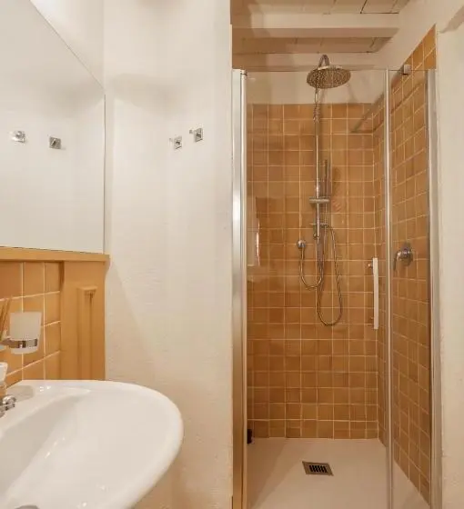 デラックスルーム, Scarlea Rooms