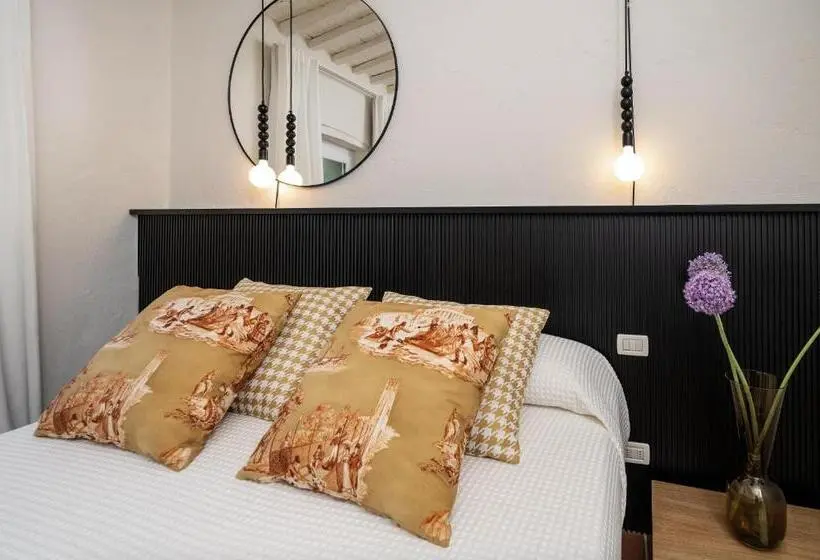 デラックスルーム, Scarlea Rooms