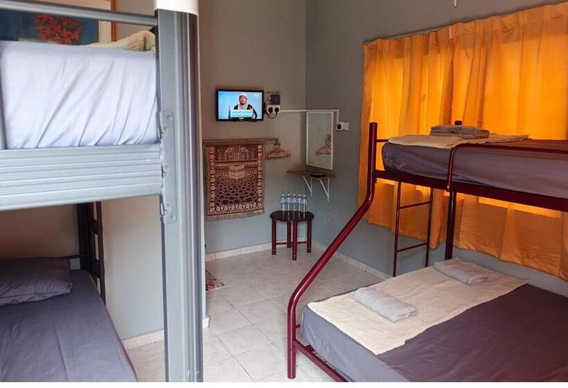 Pokój Rodzinny, Resort Iman D Semungkis