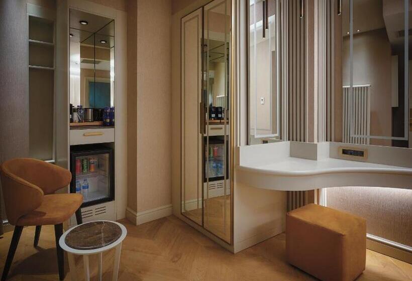اتاق کلاسیک, The Hotels, Galata