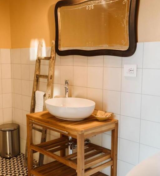 스탠다드 룸 킹사이즈 침대, Casa Mavàl