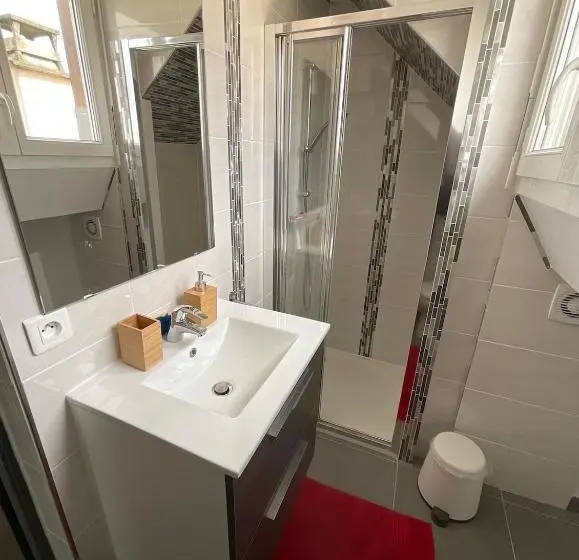 庭の見えるシングルルーム, Chambres D Hôtes à 30 Min De Paris