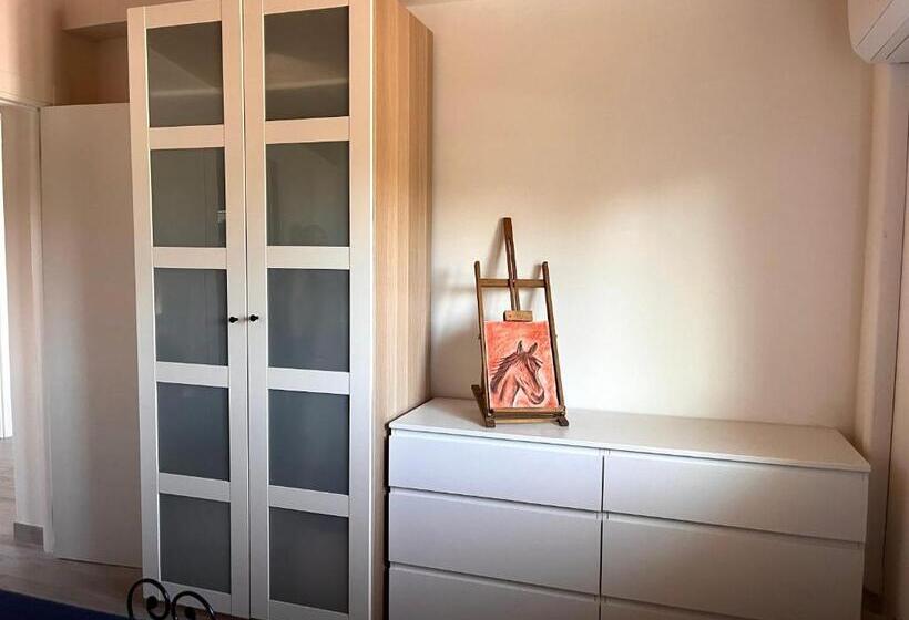 スタンダードルーム, The Blue Window   Rooms   300m From Sea