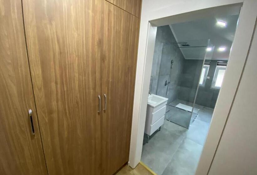 آپارتمان 1 خوابه با بالکن, Apartments Villa Bari