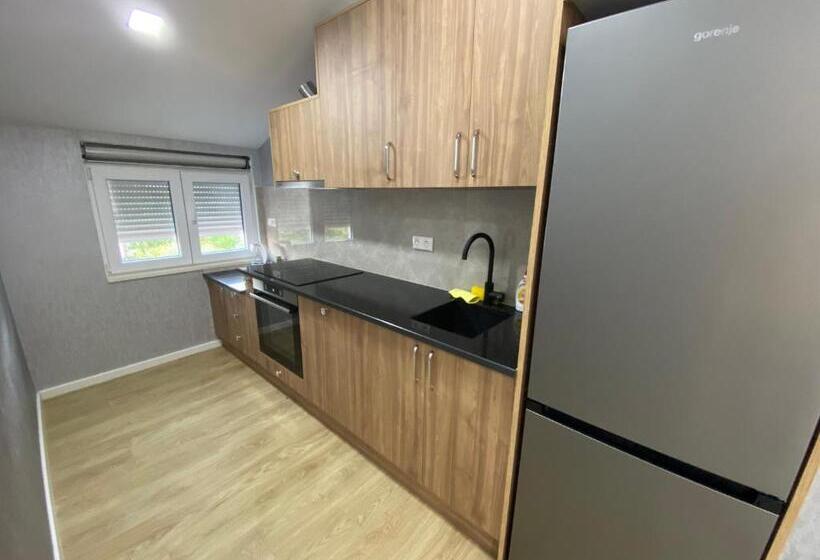 آپارتمان 1 خوابه با بالکن, Apartments Villa Bari