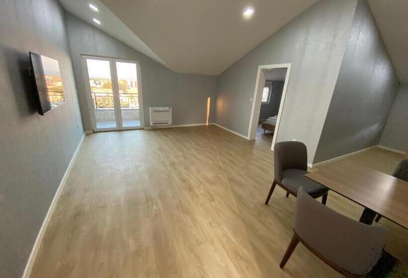 آپارتمان 1 خوابه با بالکن, Apartments Villa Bari