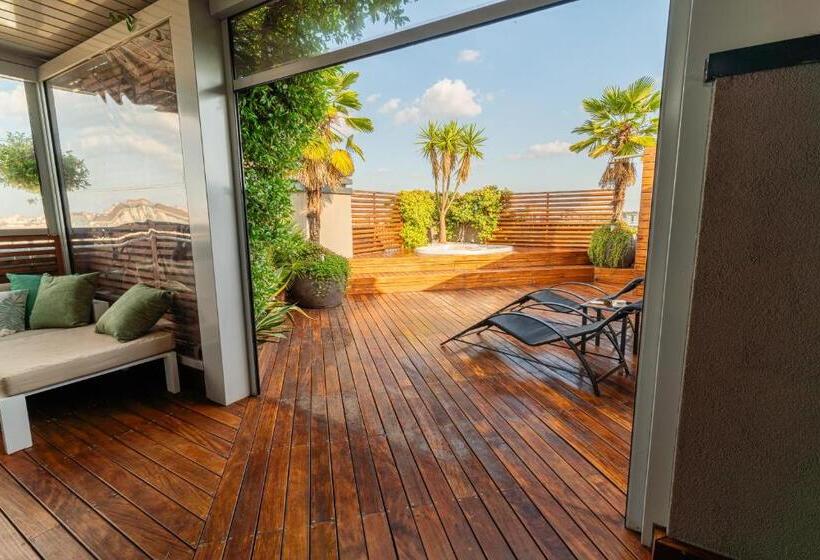 آپارتمان دوبلکس 1 خوابه, Fiftyfive One Zuretti