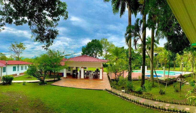 Люкс с Балконом, Finca Campestre La Carolina
