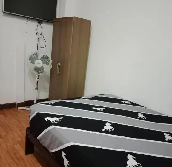 اتاق اکونومی, Hospedaje Espaladium