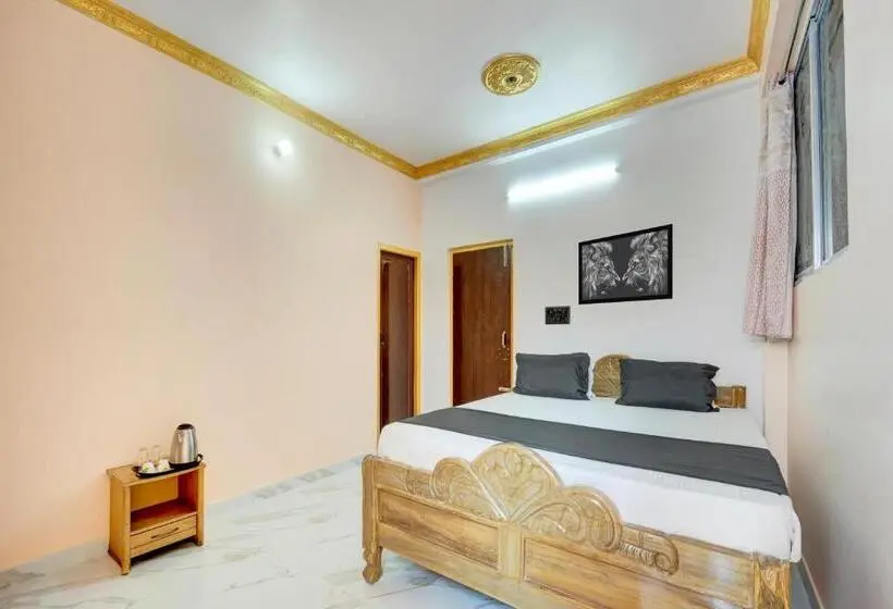 اتاق کلاسیک سه تخته, O Radhe Shyam Guest House