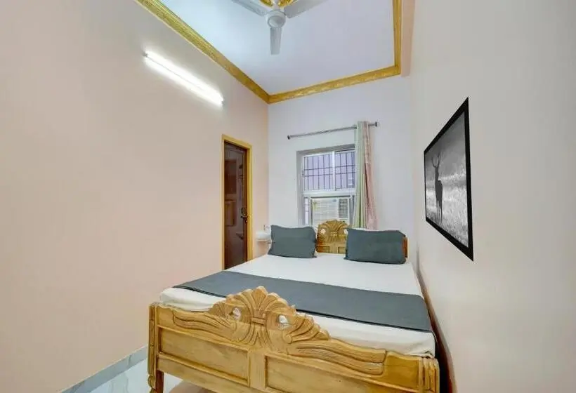اتاق کلاسیک سه تخته, O Radhe Shyam Guest House