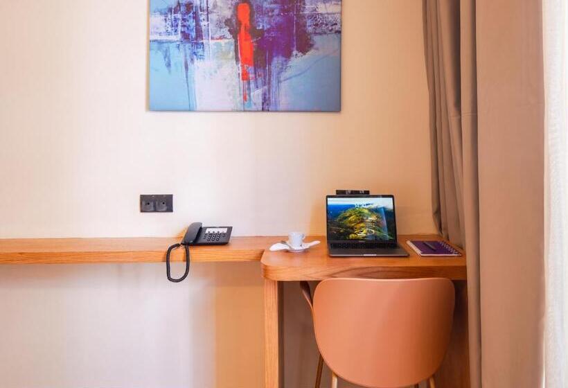 سوییت خانوادگی, Unico Hotel Maarif