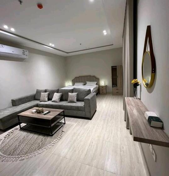 استودیو استاندارد با چشمانداز باغ, استديو راقى غرفة نوم بمجلس