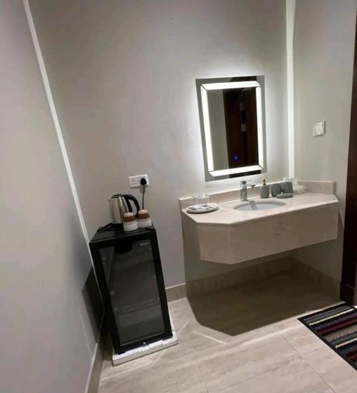 استودیو استاندارد با چشمانداز باغ, استديو راقى غرفة نوم بمجلس