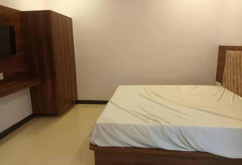 اتاق استاندارد, Braham Vatika Resort